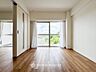寝室：1日の疲れを癒し、心地よく寛げるようゆったりとした広さを確保しています。
