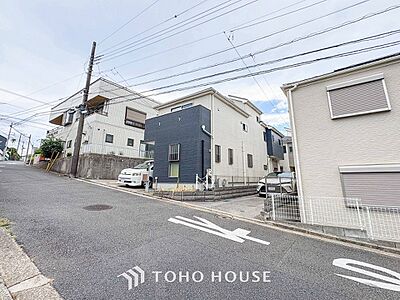 外観：時間のゆとりと空間、爽やかな陽光がもたらす光と風を贅沢なまでに感じる暮らしが始まります。