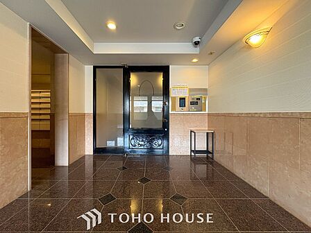 訪れるゲストや住む人を優しく迎え入れてくれる明るい空間です。