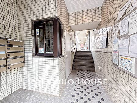 訪れるゲストや住む人を優しく迎え入れてくれる明るい空間です。