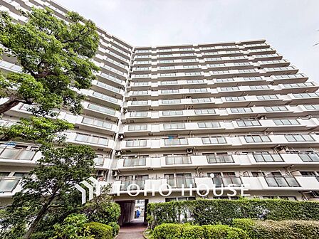 時代の流れに惑わされないシックなカラートーンで街並みに溶け込む外観。