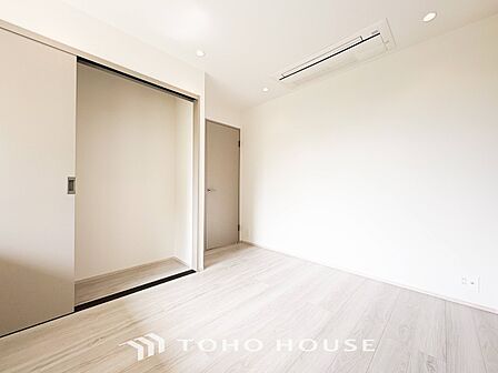 収納スペースもあり、生活しやすい居住スペースです。