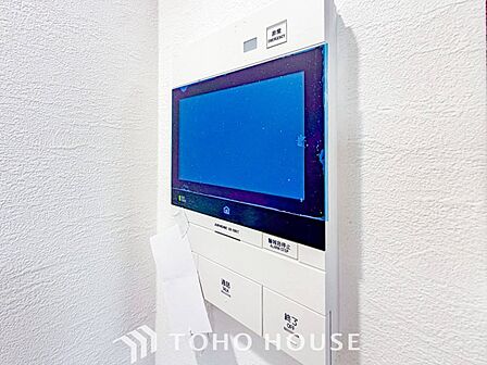 誰が来てもわかる様にモニター付きインターホンを設置。