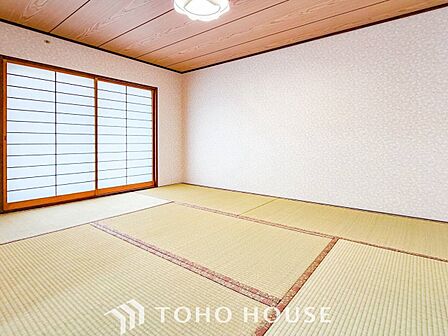 来客時や一息つきたいときなどに利用できる用途多様な空間です。