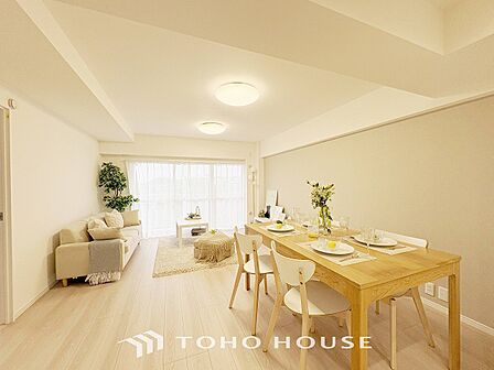 落ち着いた雰囲気に包まれた伸びやかな空間で、ゆったりと家族団らんの時間を過ごせます。
