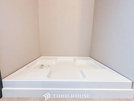 洗濯機を配置しても十分なスペースを確保しております。