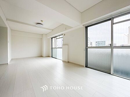 あたたかい日差しがたっぷり降り注ぐLDKは自然と家族の顔があかるい笑顔に。