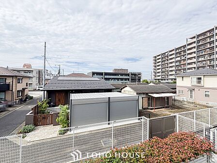 開放的で気持ちの良い眺望と青い空を満喫できます。