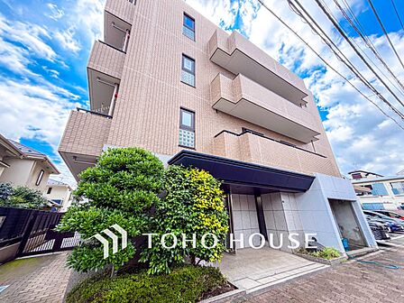 時代の流れに惑わされないシックなカラートーンで街並みに溶け込む外観。