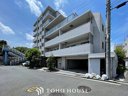 忙しく過ぎゆく日常を置き去るほど、ゆったりした時間が流れる住環境。