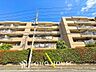 外観：時間のゆとりと空間、爽やかな陽光がもたらす光と風を贅沢なまでに感じる暮らしが始まります。