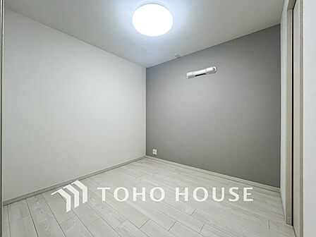 一日の疲れをいやしてくれる主寝室。自分時間を快適に過ごすプライベートルーム。
