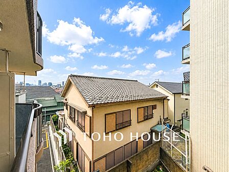 開放的で気持ちの良い眺望と青い空を満喫できます。