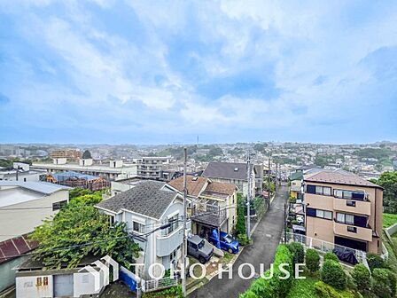 開放的で気持ちの良い眺望と青い空を満喫できます。