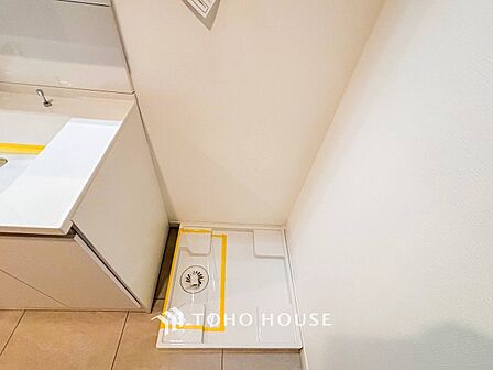洗濯機を配置しても十分なスペースを確保しております。