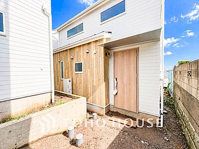 外観:閑静な住宅街の一角、ひと時のくつろぎが生まれ、ゆっくりと愛着が育まれていきます。 外観:閑静な住宅街の一角、ひと時のくつろぎが生まれ、ゆっくりと愛着が育まれていきます。