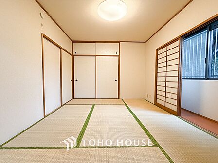 来客時や一息つきたいときなどに利用できる用途多様な空間です。