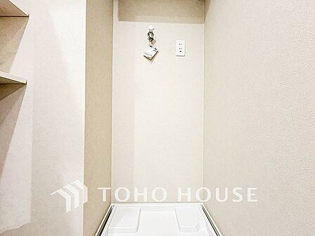 洗濯機を配置しても十分なスペースを確保しております。