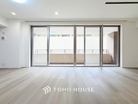 開放感あるリビングダイニング。ご家族とのんびりしたひと時を過ごせますね。