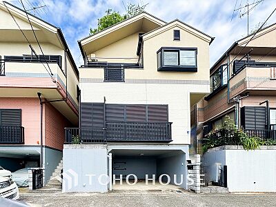 外観:爽やかな青空の下に贅沢なほどに降り注ぐ陽光、豊かな居住性と、クオリティが見事に調和した住空間。 外観:爽やかな青空の下に贅沢なほどに降り注ぐ陽光、豊かな居住性と、クオリティが見事に調和した住空間。