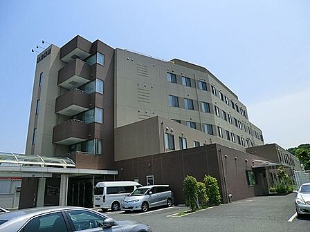 横浜市二次救急指定病院。一般内科・呼吸器内科・循環器内科・消化器内科など幅広い診療科があります。