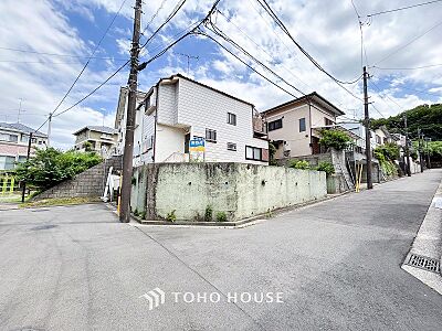 外観:閑静な住宅街の一角、ひと時のくつろぎが生まれ、ゆっくりと愛着が育まれていきます。 外観:閑静な住宅街の一角、ひと時のくつろぎが生まれ、ゆっくりと愛着が育まれていきます。