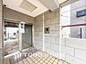 玄関：住む人や訪れる人やさしくエスコートする玄関アプローチ。