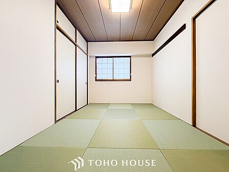 来客時や一息つきたいときなどに利用できる用途多様な空間です。