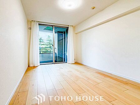 採光もアクセントの一つとして。プライベートルームにはやさしい光が射し込んでいます。