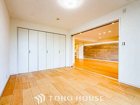 環境の良い場所にセンス良く暮らしたい、こだわりの室内には至福のシーンが繰り広げられます。