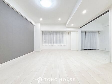 落ち着いた雰囲気に包まれた伸びやかな空間で、ゆったりと家族団らんの時間を過ごせます。