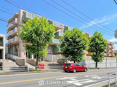 外観:表現された空間は豊かな光と風を纏い、暮らしの時間を豊かにしてくれます。 外観:表現された空間は豊かな光と風を纏い、暮らしの時間を豊かにしてくれます。