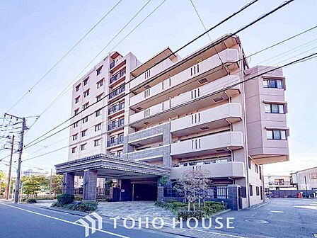 時代の流れに惑わされないシックなカラートーンで街並みに溶け込む外観。