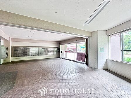 訪れるゲストや住む人を優しく迎え入れてくれる明るい空間です。