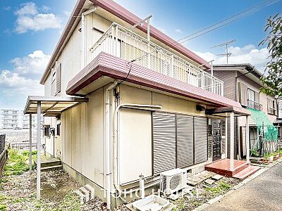 外観:爽やかな青空の下に贅沢なほどに降り注ぐ陽光、豊かな居住性と、クオリティが見事に調和した住空間。 外観:爽やかな青空の下に贅沢なほどに降り注ぐ陽光、豊かな居住性と、クオリティが見事に調和した住空間。