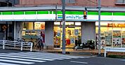 ファミリーマート新宿弁天町まで（550m）