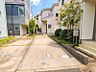 外観：明るく洗練された佇まい。落ち着いた街並みに調和し、住むほどに誇りと愛着が深まるスタイリッシュな邸宅