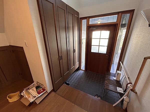 玄関を拡大表示