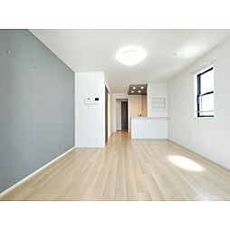 ルーセンス 2階ワンルームのリビング/ダイニング