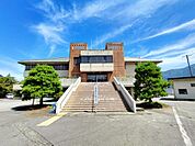 役所「千曲市役所上山田庁舎まで678ｍ」