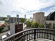 目の前に高い建物が無いので大きな青空が見渡せます！
