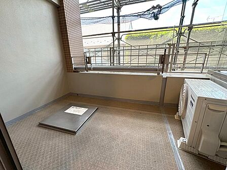 南向きのバルコニーです！陽当たりが良くお洗濯も早く乾きそうですね。