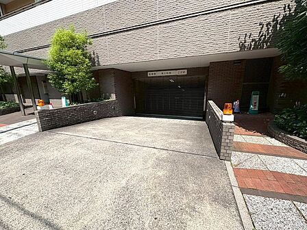 駐車場入り口です。
