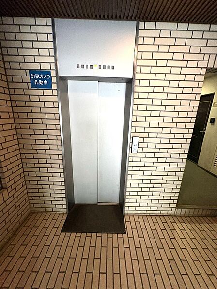 エレベーター完備。