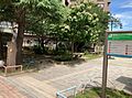 隣接公園
