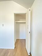 物の居場所を決めて、お片付けの習慣も付いてくれると嬉しいですね。
