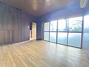 お洒落な雑貨屋さんで見つけた、あの小物やインテリアも置ける　そんな喜びをここで叶えませんか。