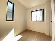 木々が風で揺れる音や、小鳥たちの鳴き声をBGMに室内でゆったりとプライベートタイムをお過ごしいただけます。