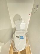 壁付けリモコンで操作もスムーズ。毎日使う場所こそ、ストレスフリーに。
