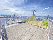 空の広さを感じながら、未来を育む穏やかな日々が待っています。